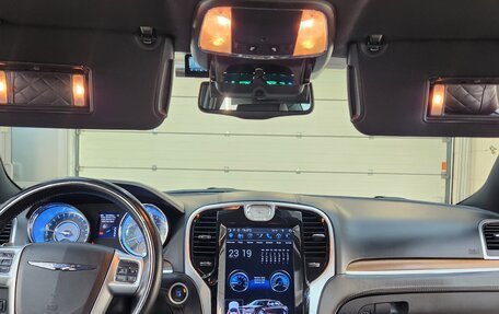 Chrysler 300C II, 2012 год, 1 800 000 рублей, 3 фотография