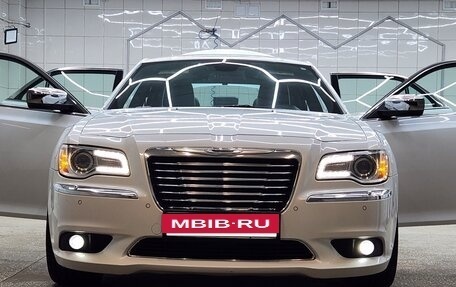 Chrysler 300C II, 2012 год, 1 800 000 рублей, 2 фотография