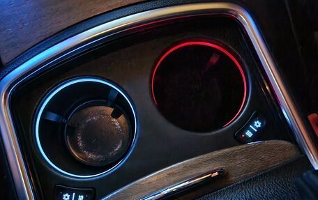 Chrysler 300C II, 2012 год, 1 800 000 рублей, 13 фотография