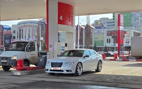 Chrysler 300C II, 2012 год, 1 800 000 рублей, 24 фотография