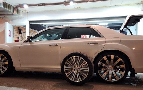 Chrysler 300C II, 2012 год, 1 800 000 рублей, 25 фотография