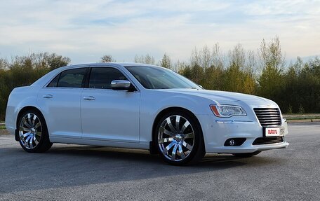 Chrysler 300C II, 2012 год, 1 800 000 рублей, 30 фотография