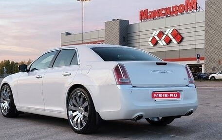 Chrysler 300C II, 2012 год, 1 800 000 рублей, 28 фотография