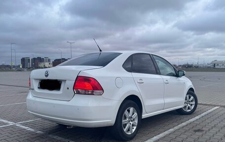 Volkswagen Polo VI (EU Market), 2013 год, 690 000 рублей, 2 фотография