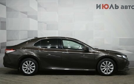 Toyota Camry, 2018 год, 2 800 000 рублей, 9 фотография