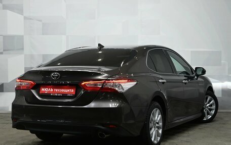 Toyota Camry, 2018 год, 2 800 000 рублей, 7 фотография