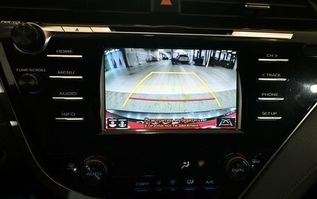 Toyota Camry, 2018 год, 2 800 000 рублей, 16 фотография