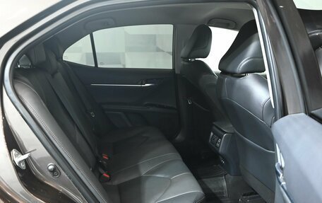 Toyota Camry, 2018 год, 2 800 000 рублей, 17 фотография