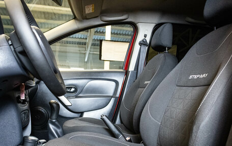 Renault Sandero II рестайлинг, 2015 год, 999 000 рублей, 19 фотография