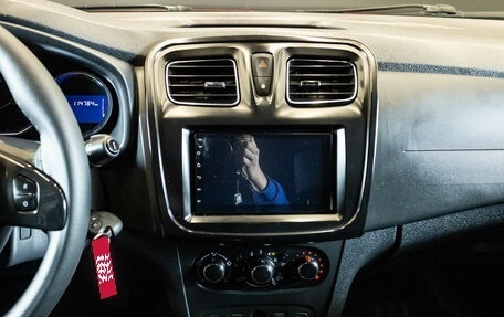 Renault Sandero II рестайлинг, 2015 год, 999 000 рублей, 17 фотография