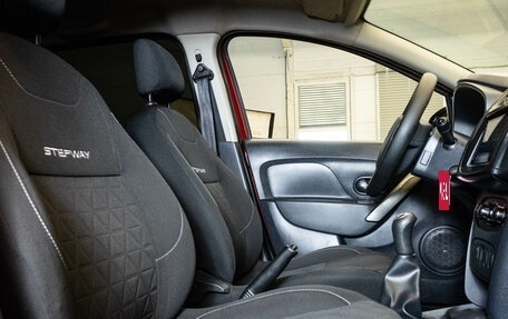 Renault Sandero II рестайлинг, 2015 год, 999 000 рублей, 22 фотография