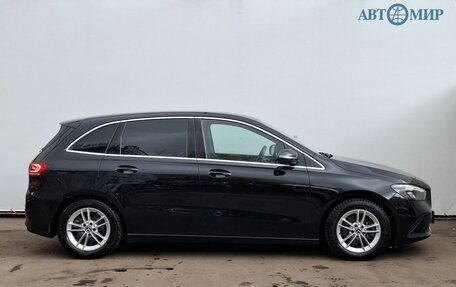 Mercedes-Benz B-Класс, 2019 год, 1 950 000 рублей, 4 фотография