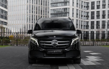 Mercedes-Benz V-Класс, 2022 год, 26 000 000 рублей, 2 фотография