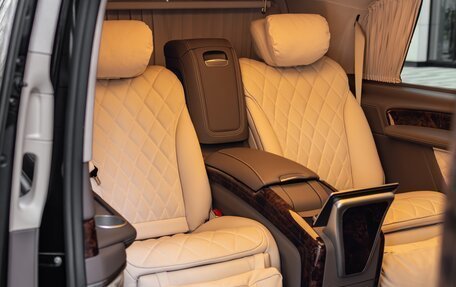 Mercedes-Benz V-Класс, 2022 год, 26 000 000 рублей, 8 фотография
