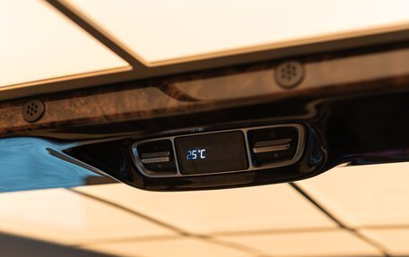 Mercedes-Benz V-Класс, 2022 год, 26 000 000 рублей, 21 фотография