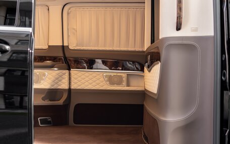 Mercedes-Benz V-Класс, 2022 год, 26 000 000 рублей, 22 фотография
