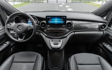 Mercedes-Benz V-Класс, 2022 год, 26 000 000 рублей, 34 фотография