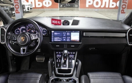 Porsche Cayenne III, 2020 год, 10 800 000 рублей, 14 фотография