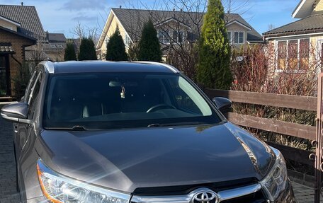 Toyota Highlander III, 2015 год, 3 200 000 рублей, 2 фотография