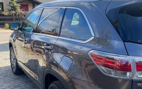 Toyota Highlander III, 2015 год, 3 200 000 рублей, 5 фотография