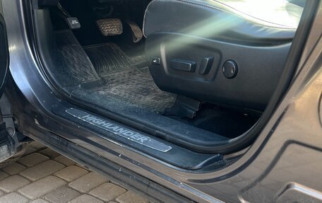 Toyota Highlander III, 2015 год, 3 200 000 рублей, 18 фотография