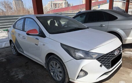 Hyundai Solaris II рестайлинг, 2022 год, 945 000 рублей, 3 фотография