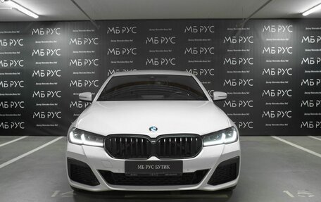 BMW 5 серия, 2021 год, 4 190 000 рублей, 2 фотография
