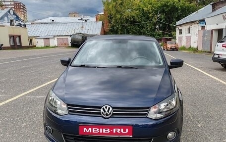 Volkswagen Polo VI (EU Market), 2013 год, 830 000 рублей, 1 фотография