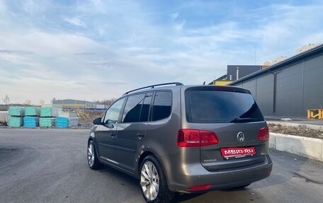Volkswagen Touran III, 2011 год, 899 999 рублей, 1 фотография