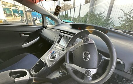 Toyota Prius, 2013 год, 1 050 000 рублей, 6 фотография