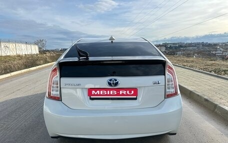 Toyota Prius, 2013 год, 1 050 000 рублей, 3 фотография