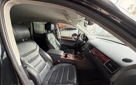 Volkswagen Touareg III, 2012 год, 2 490 000 рублей, 12 фотография