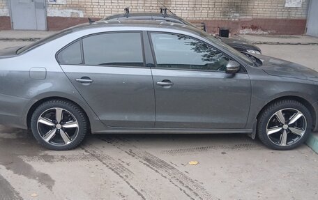 Volkswagen Jetta VI, 2012 год, 1 100 000 рублей, 4 фотография