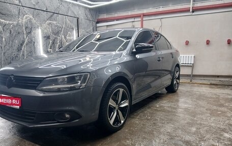 Volkswagen Jetta VI, 2012 год, 1 100 000 рублей, 3 фотография