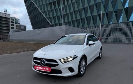 Mercedes-Benz A-Класс, 2019 год, 2 900 000 рублей, 2 фотография