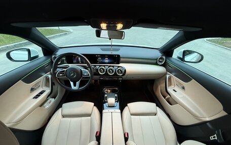 Mercedes-Benz A-Класс, 2019 год, 2 900 000 рублей, 12 фотография