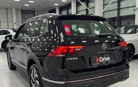 Volkswagen Tiguan II, 2025 год, 3 999 000 рублей, 6 фотография