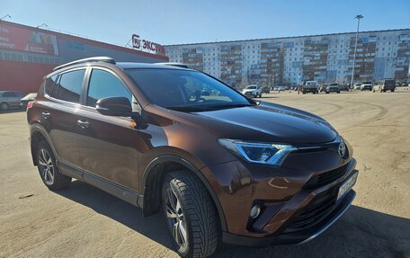 Toyota RAV4, 2017 год, 2 000 000 рублей, 3 фотография