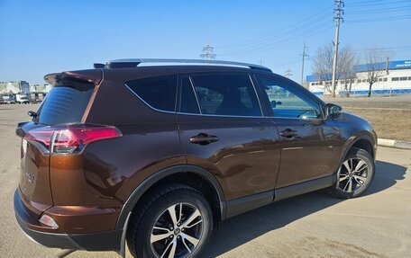 Toyota RAV4, 2017 год, 2 000 000 рублей, 5 фотография