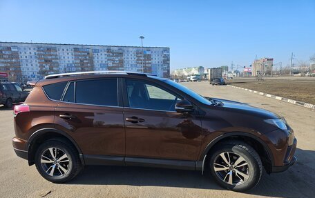 Toyota RAV4, 2017 год, 2 000 000 рублей, 4 фотография