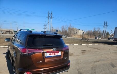 Toyota RAV4, 2017 год, 2 000 000 рублей, 7 фотография