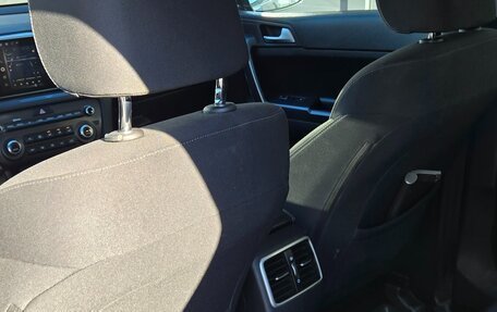 KIA Sportage IV рестайлинг, 2018 год, 2 400 000 рублей, 16 фотография