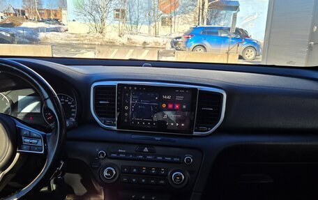 KIA Sportage IV рестайлинг, 2018 год, 2 400 000 рублей, 17 фотография