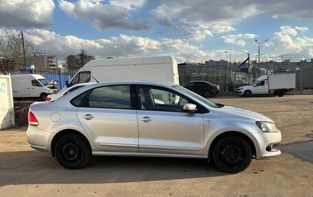 Volkswagen Polo VI (EU Market), 2011 год, 800 000 рублей, 2 фотография