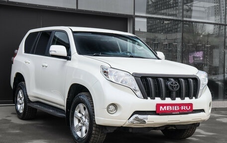 Toyota Land Cruiser Prado 150 рестайлинг 2, 2015 год, 3 725 000 рублей, 3 фотография