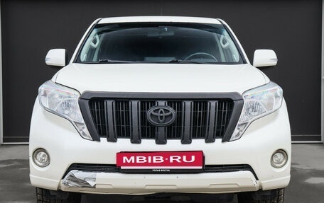 Toyota Land Cruiser Prado 150 рестайлинг 2, 2015 год, 3 725 000 рублей, 2 фотография