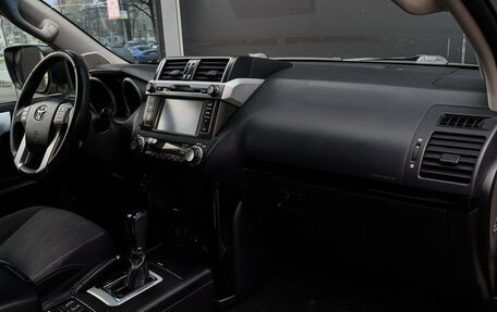 Toyota Land Cruiser Prado 150 рестайлинг 2, 2015 год, 3 725 000 рублей, 7 фотография