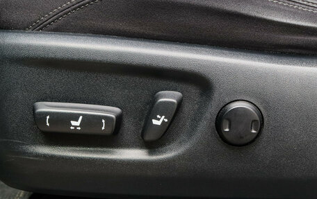 Toyota Land Cruiser Prado 150 рестайлинг 2, 2015 год, 3 725 000 рублей, 15 фотография