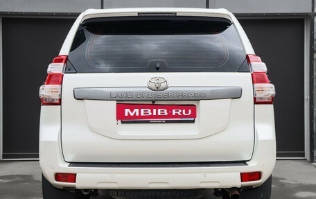 Toyota Land Cruiser Prado 150 рестайлинг 2, 2015 год, 3 725 000 рублей, 5 фотография