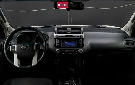 Toyota Land Cruiser Prado 150 рестайлинг 2, 2015 год, 3 725 000 рублей, 10 фотография